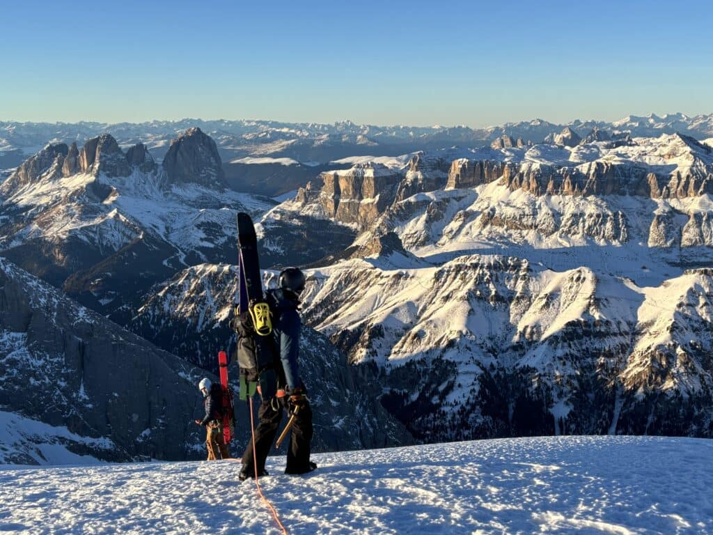 Žieminis kopimas į aukščiausią Dolomitų viršūnę: Punta Penia