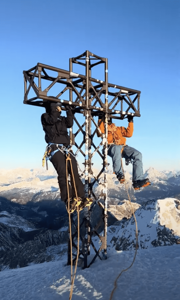 Žieminis kopimas į aukščiausią Dolomitų viršūnę: Punta Penia