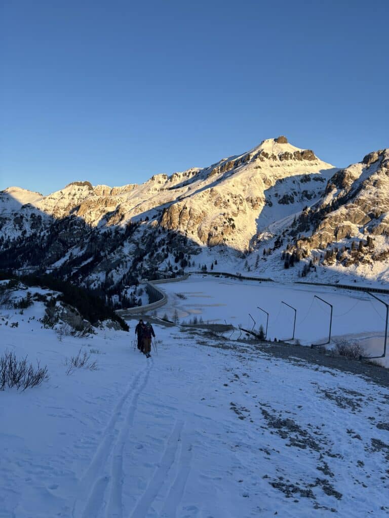Žieminis kopimas į aukščiausią Dolomitų viršūnę: pakilimas iki Rifugio Pian dei Fiacconi trobelės